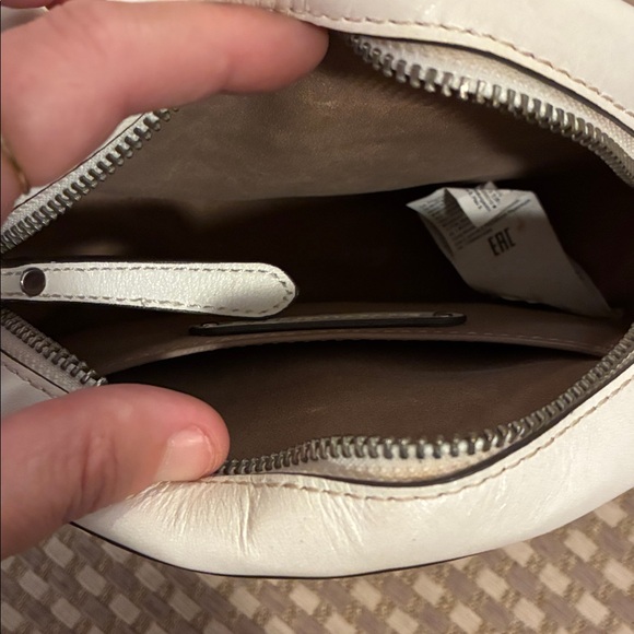 Banana Republic leather purse - Picture 5 of 7